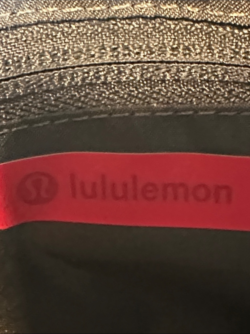 Lululemon Everywhere Crossbody Bag 2L - Picture 6 of 7